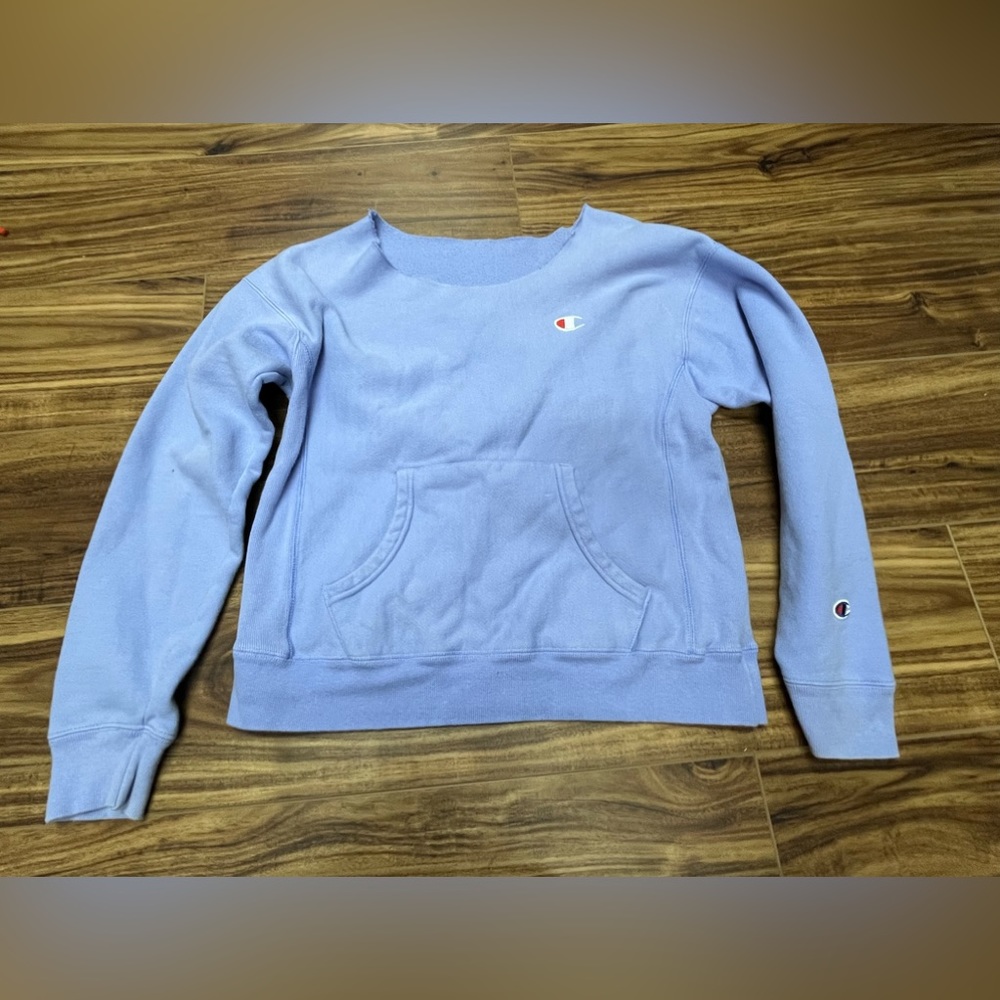 -Champion light blue cropped Sweatshirt neck line cut out, size XS